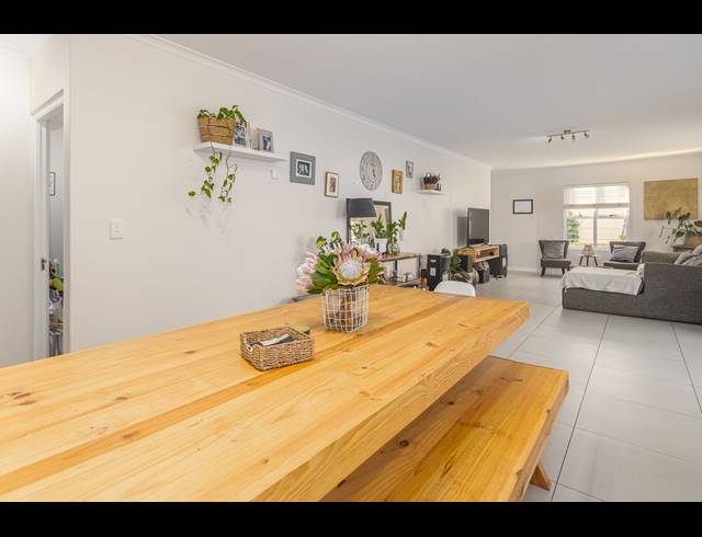 3 BEDROOM FREEHOLD SOLD IN SUNNINGDALE